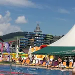 Luxury 아파트