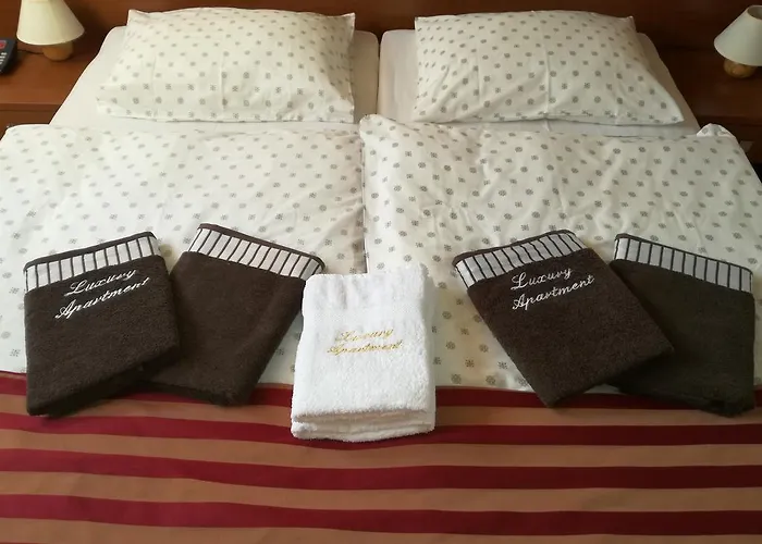 Luxury * Bešeňová